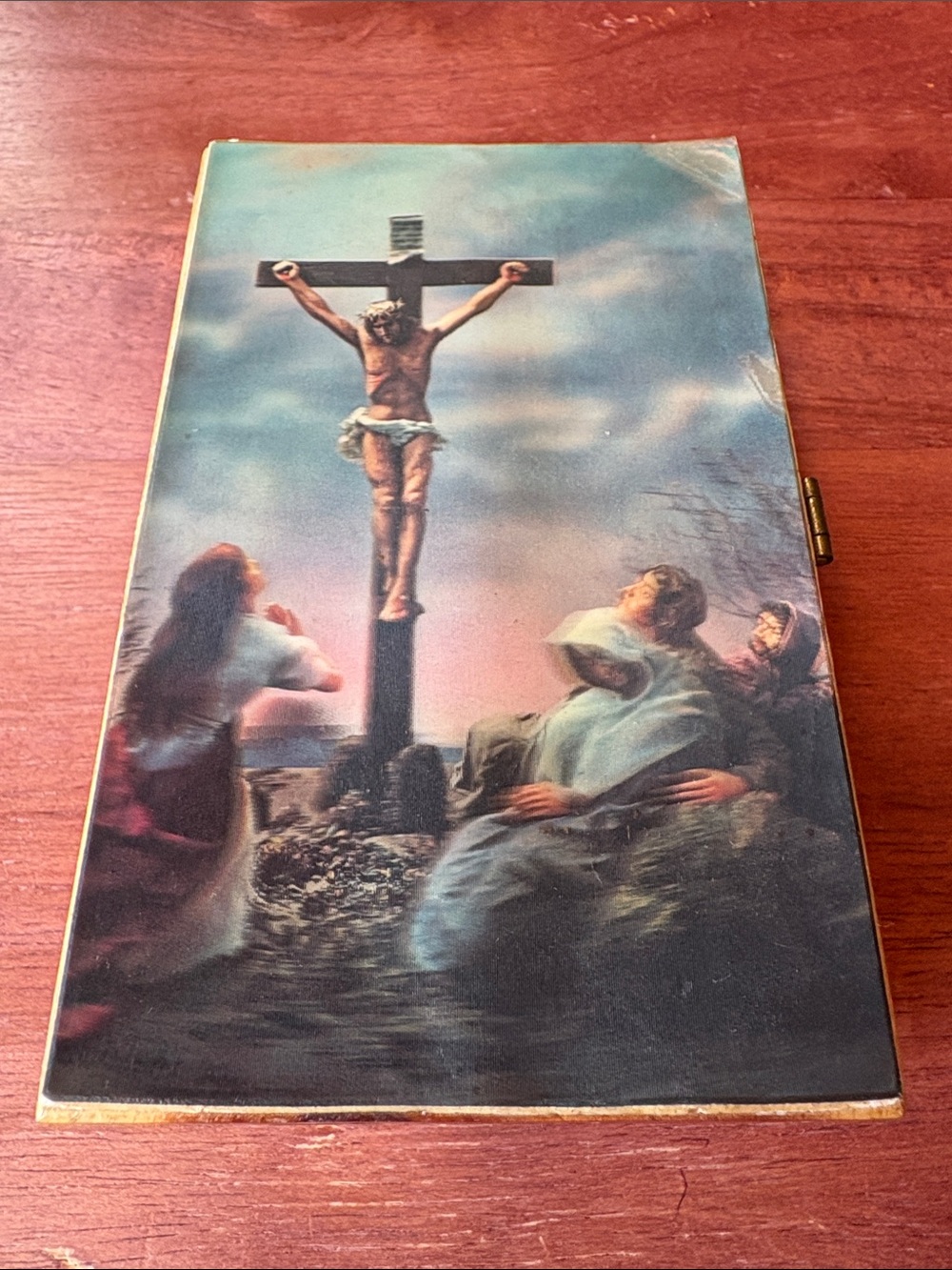 Vintage Jesus on the Cross Cedar Souvenir Trinket Box Six Flags Great Adventure
